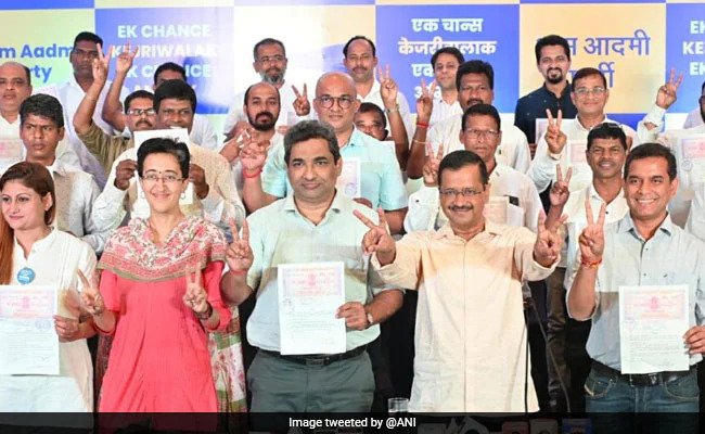 AAP candidates taking a pledge of loyalty in Goa