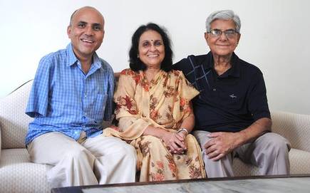 Vikram Agnihotri's family